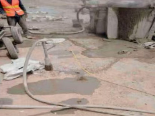 上杭水泥混凝土路面板底注浆技术 路面脱空注浆整治方案